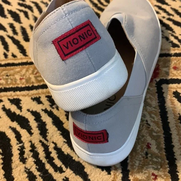 Vionic Ivy slip ons - Picture 2 of 5